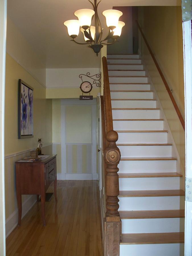 Dans Les Draps De Morphee Bed & Breakfast Campbellton Bagian luar foto