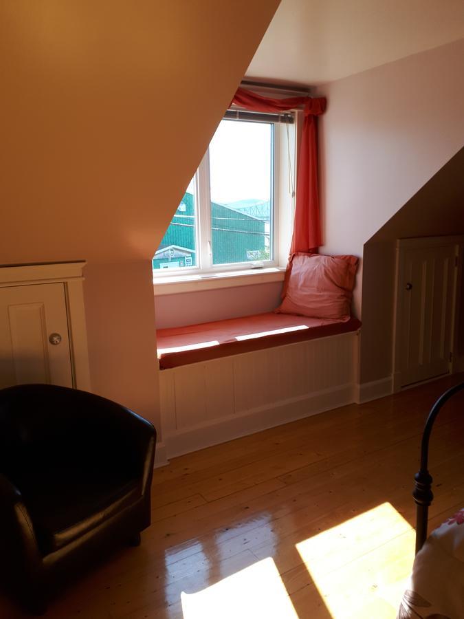 Dans Les Draps De Morphee Bed & Breakfast Campbellton Bagian luar foto
