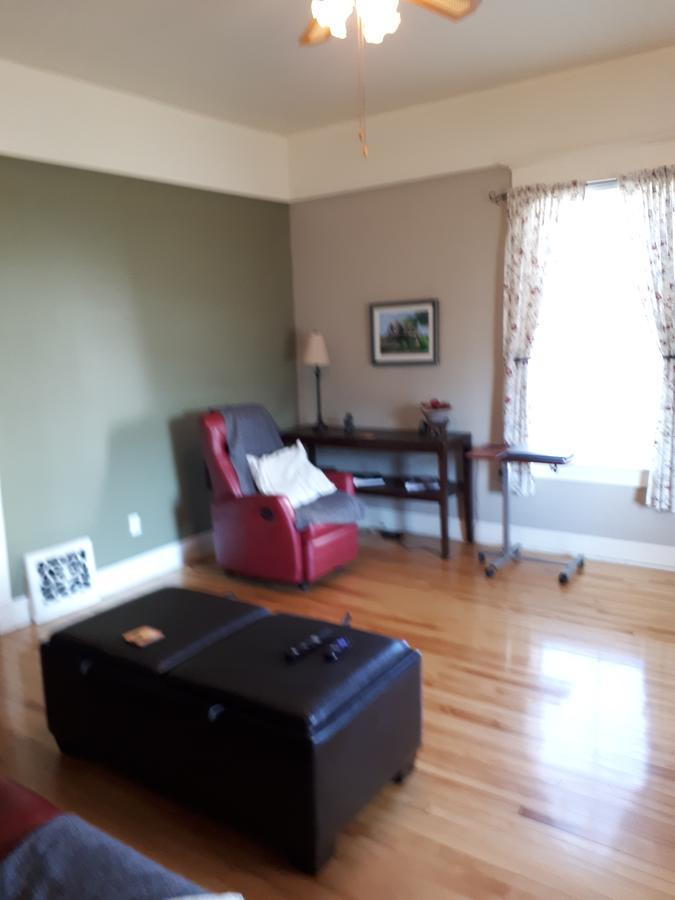 Dans Les Draps De Morphee Bed & Breakfast Campbellton Bagian luar foto
