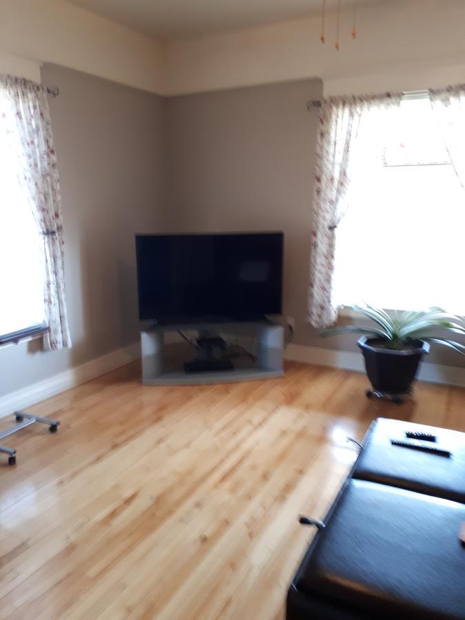 Dans Les Draps De Morphee Bed & Breakfast Campbellton Bagian luar foto